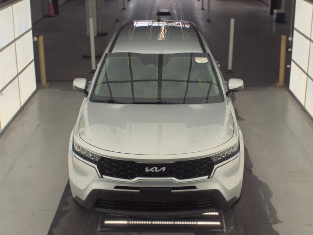 Used 2022 Kia Sorento LX FWD image 3