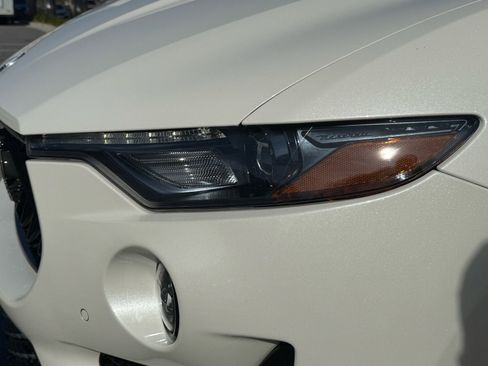 Certified 2022 Maserati Levante Modena image 16