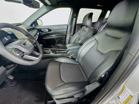 New 2026 Jeep Compass Latitude image 21