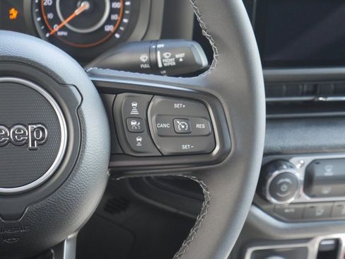 New 2025 Jeep Gladiator Sport image 15