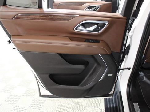 Used 2021 Chevrolet Tahoe High Country w/ Premium Package image 25