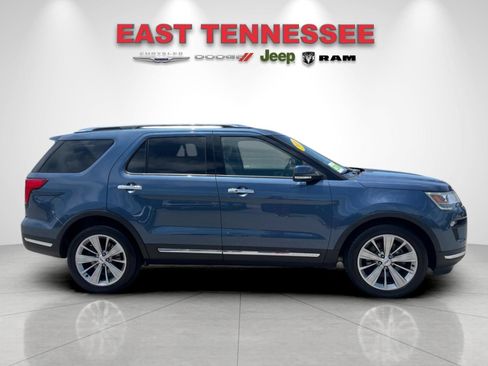 Used 2018 Ford Explorer Limited FWD image 2