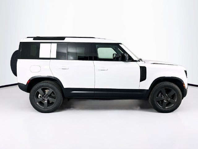 New 2025 Land Rover Defender 110 S AWD/4WD image 4