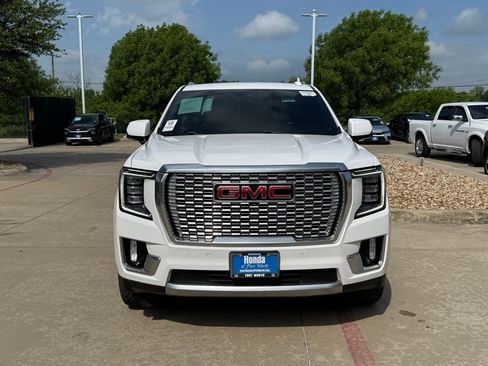 Used 2023 GMC Yukon XL Denali image 9