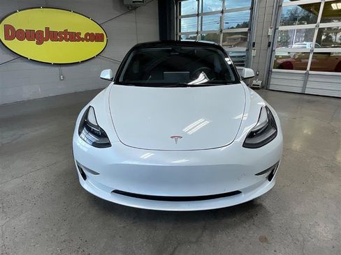 Used 2021 Tesla Model 3 Standard Range Plus image 8