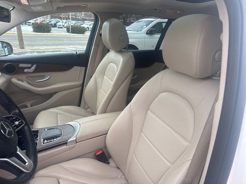 Used 2021 Mercedes-Benz GLC 300 4MATIC image 22