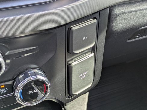 Used 2024 Ford F250 Platinum image 25