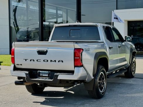 Used 2024 Toyota Tacoma TRD Off-Road w/ TRD Off Road Upgrade Package AWD/4WD image 15