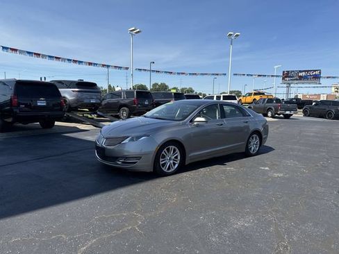 Used 2016 Lincoln MKZ w/ Equipment Group 300A Reserve FWD image 2
