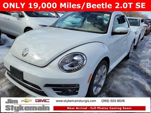 Used 2018 Volkswagen Beetle 2.0T SE image 2