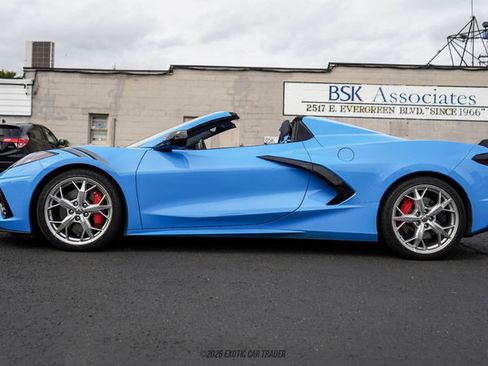 Used 2021 Chevrolet Corvette Stingray Premium Conv w/ Z51 Performance Package RWD image 1