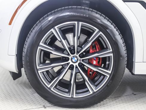 Certified 2024 BMW X6 xDrive40i w/ Premium Package image 2