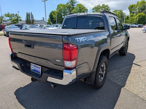 Used 2017 Toyota Tacoma TRD Off-Road w/ Tow Package (A/T) AWD/4WD image 5