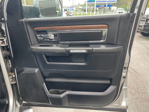 Used 2015 RAM 2500 Laramie w/ Protection Group image 37