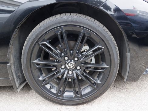 Used 2022 Toyota Avalon XSE image 13