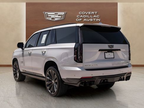 Certified 2025 Cadillac Escalade V AWD/4WD image 3