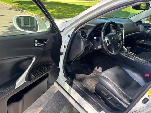 Used 2013 Lexus IS 250 AWD w/ Premium Pkg image 11