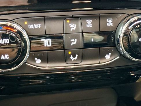 Used 2024 Chevrolet Trax ACTIV image 19