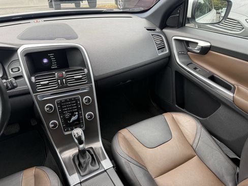 Used 2016 Volvo XC60 T5 Platinum image 19