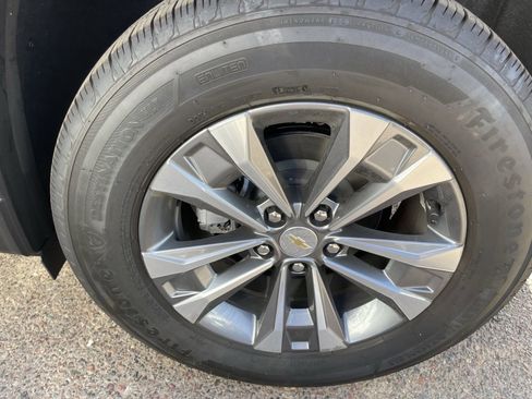 Used 2026 Chevrolet Equinox LT w/ Convenience Package II FWD image 7