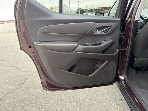 Used 2018 Chevrolet Traverse LT image 15