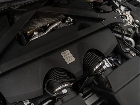 Used 2025 Aston Martin V8 Vantage Coupe image 18
