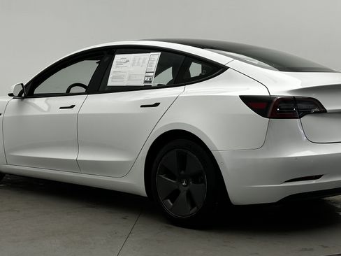 Used 2021 Tesla Model 3 Standard Range Plus image 7