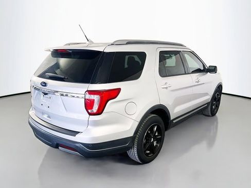 Used 2019 Ford Explorer XLT w/ Equipment Group 201A FWD image 8