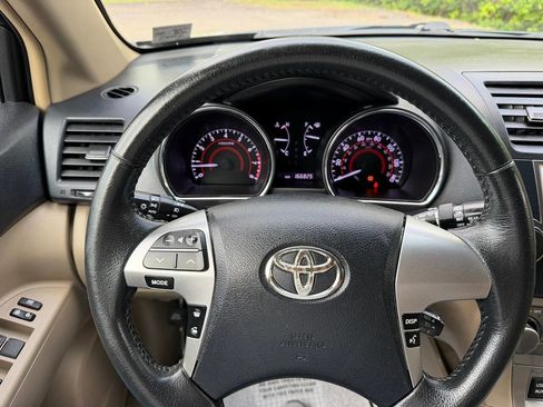 Used 2013 Toyota Highlander SE AWD/4WD image 18