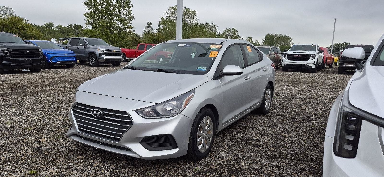 Used 2020 Hyundai Accent SE FWD image 1