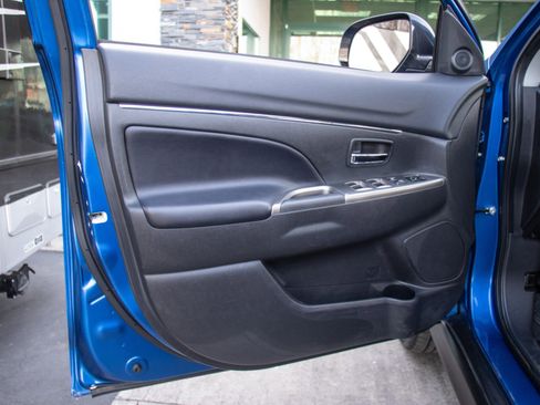 Used 2024 Mitsubishi Outlander Sport SE image 9