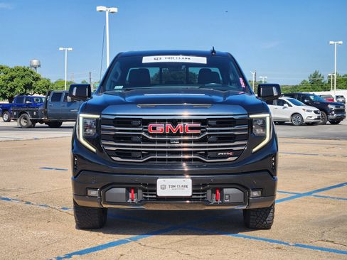 Used 2023 GMC Sierra 1500 AT4 w/ Technology Package AWD/4WD image 32