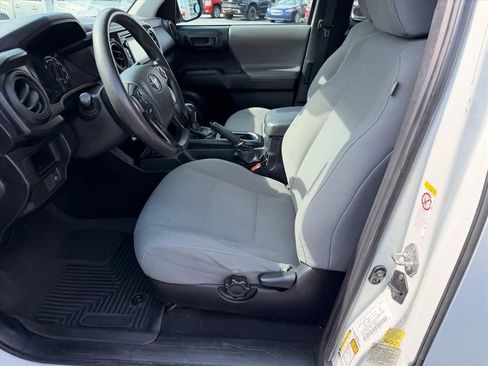 Used 2019 Toyota Tacoma SR image 12