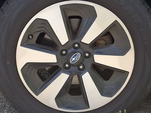 Used 2018 Subaru Forester 2.5i Limited AWD/4WD image 4
