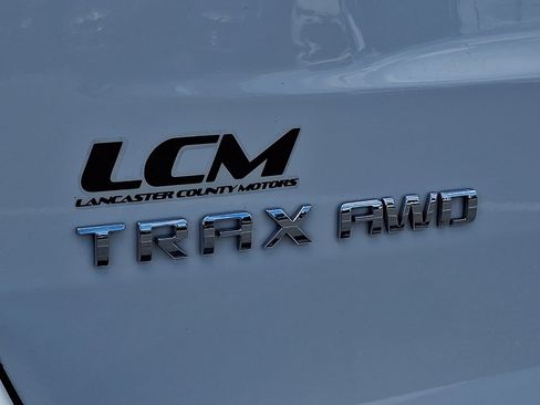 Used 2020 Chevrolet Trax LT w/ LT Convenience Package AWD/4WD image 29