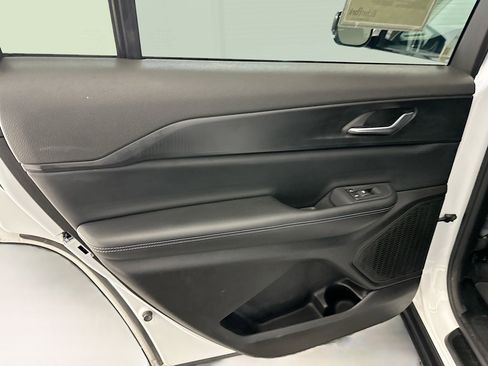 Used 2024 Jeep Grand Cherokee L Laredo image 26