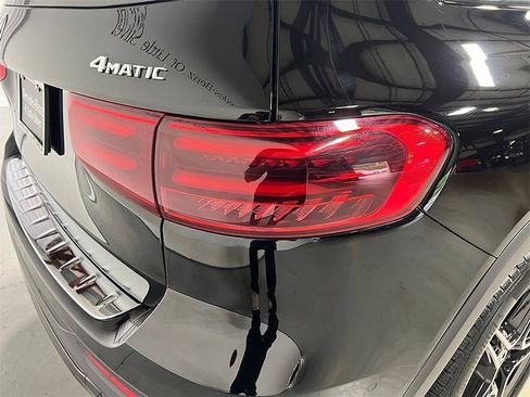 Used 2025 Mercedes-Benz GLB 250 4MATIC image 14