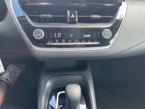 Used 2025 Toyota Corolla LE FWD image 18