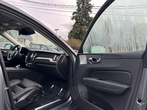 Certified 2021 Volvo XC60 T8 Inscription w/ Advanced Package image 11