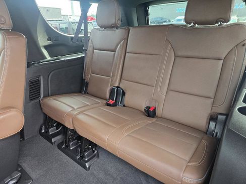 Used 2022 Chevrolet Suburban High Country w/ LPO, Illumination Package image 15