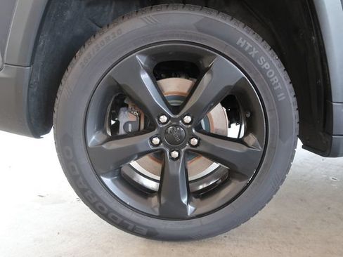Used 2021 Jeep Grand Cherokee L Laredo AWD/4WD image 46