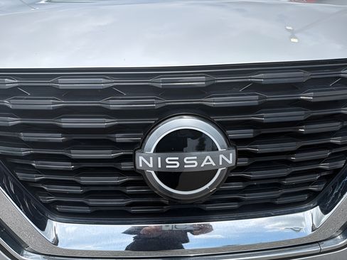 Used 2023 Nissan Rogue SV FWD image 42