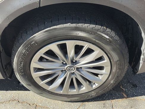 Used 2024 MAZDA CX-90 3.3 Turbo w/ Preferred Package image 9