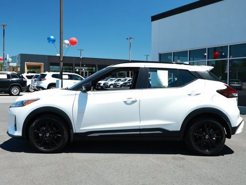 Used 2021 Nissan Kicks SR FWD image 9