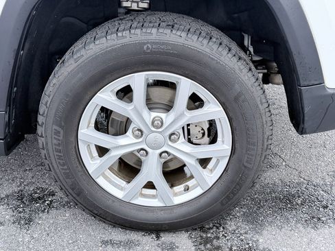 Used 2023 Jeep Grand Cherokee Limited RWD image 36