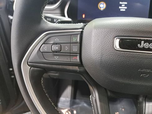 New 2025 Jeep Grand Cherokee L Altitude image 18