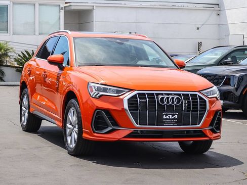 Used 2025 Audi Q3 2.0T Premium AWD/4WD image 3