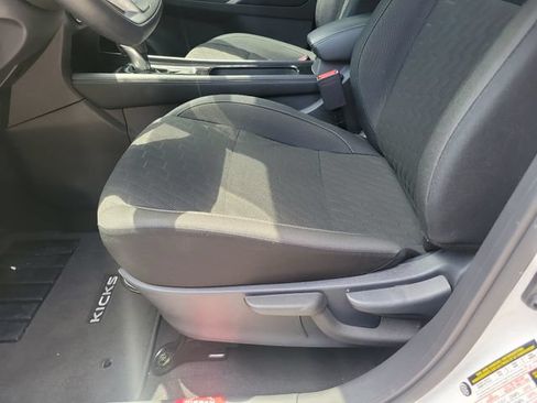 Used 2024 Nissan Kicks SV FWD image 8