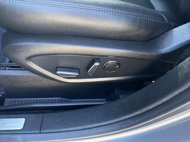 Used 2023 Lincoln Nautilus FWD w/ Premium Package image 9
