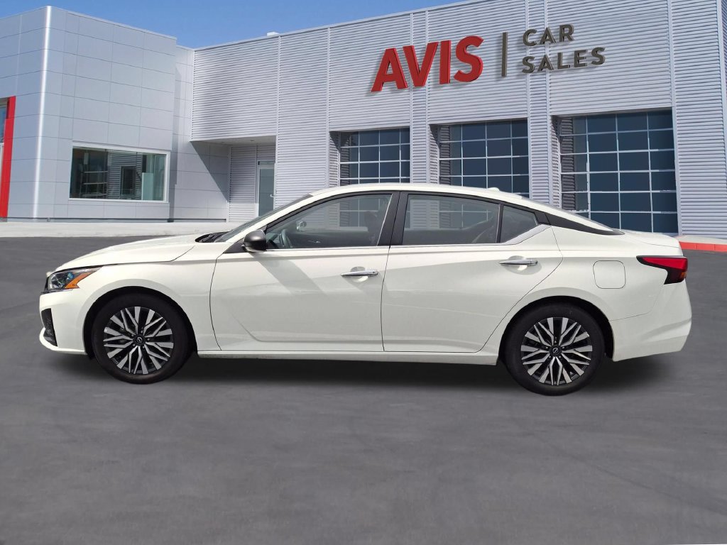 Used 2025 Nissan Altima 2.5 SV FWD image 8
